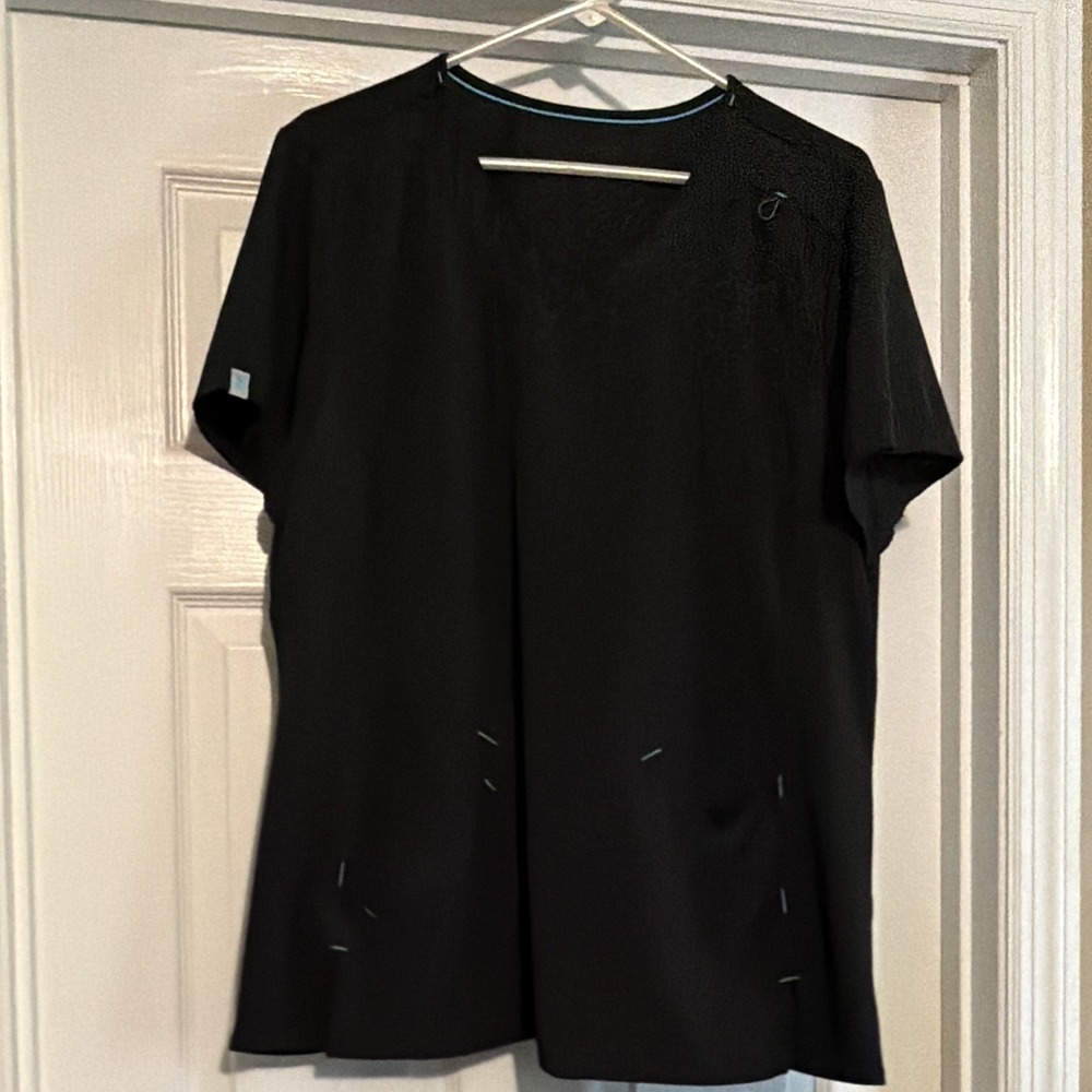 Scrubstar Women's Scrub Top Size 2XL, Black Solid V-Neck Short Sleeve - Picture 4 of 13